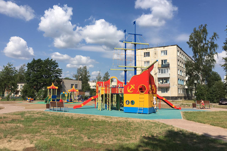 Новая детская площадка в Зимитицах