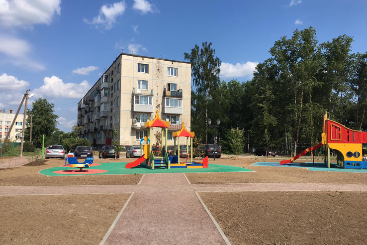Новая площадка для малышей в Зимитицах