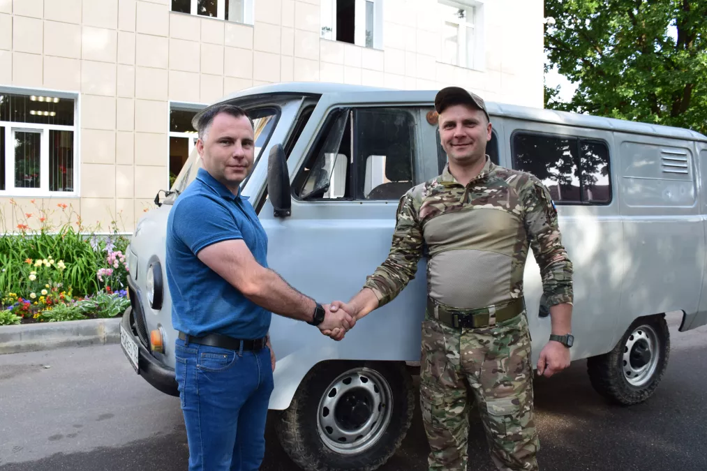 Помогаем фронту