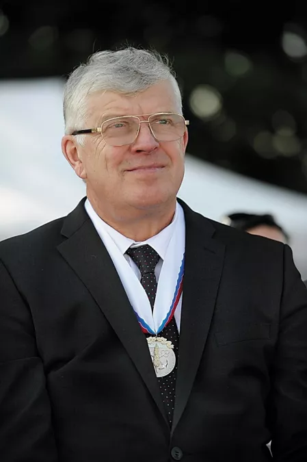 Президент наградил Вадима Густова орденом Александра Невского