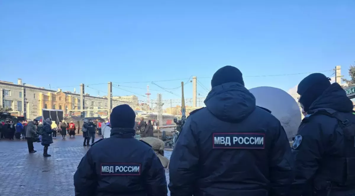 Сотрудниками транспортной полиции Санкт-Петербурга из незаконного оборота изъят синтетический наркотик в особо крупном размере