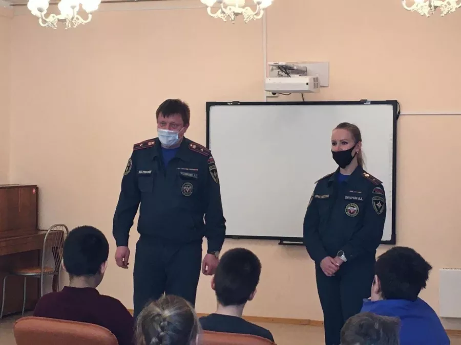 Школьники узнали о противопожарной безопасности и работе пожарного