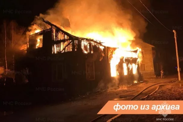Пенсионер оказался в больнице с ожогами после пожара в Лодейном Поле