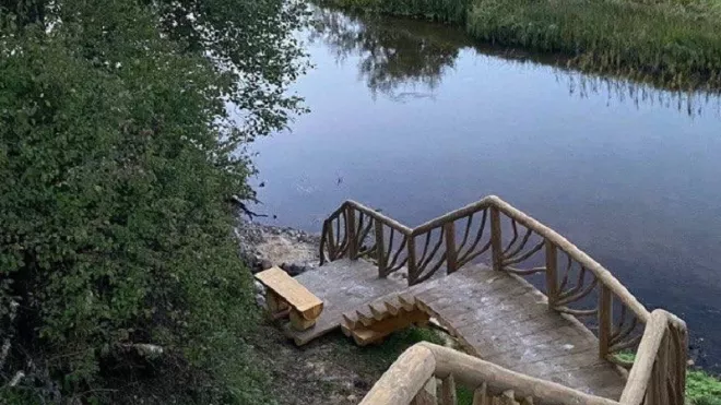 Инициативные жители благоустроили родник у деревни Мазаная Горка