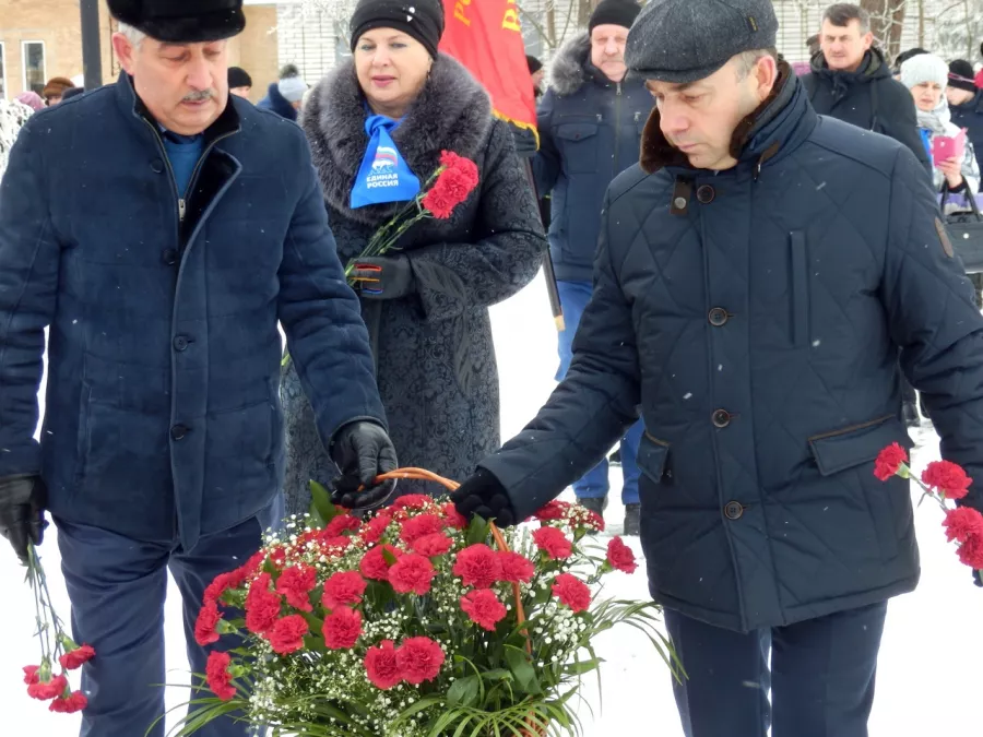 Не сотрут года их подвиг, боль за них в душе всегда&hellip;