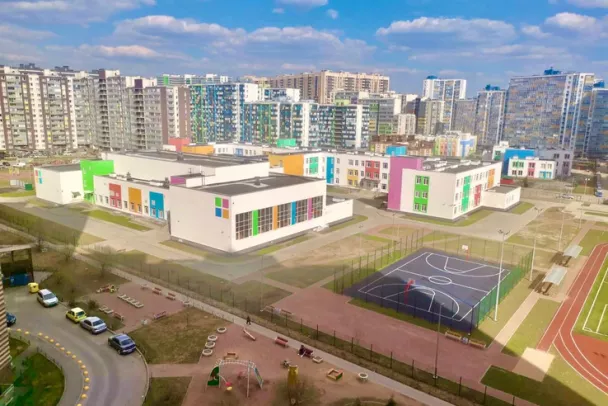 В этом году в Ленобласти дополнительные места в детских садах и школах получили более 2 тысяч детей