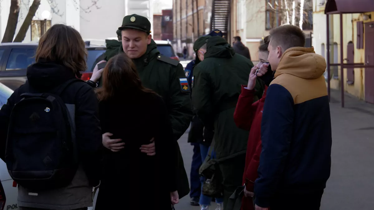 Отправка призывников со сборного пункта Военного комиссариата Ленинградской области