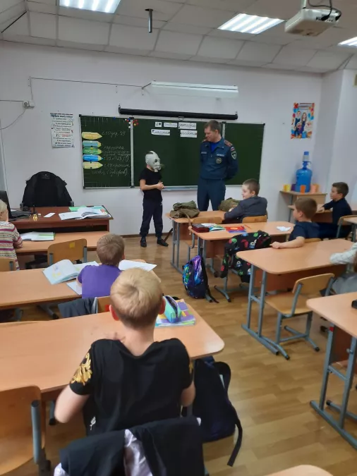 Бегуницкие школьники узнали о Гражданской обороне