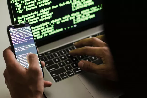 Новая Угроза: Троян CraxsRAT Крадет Данные Банковских Карт Без Звонков и SMS