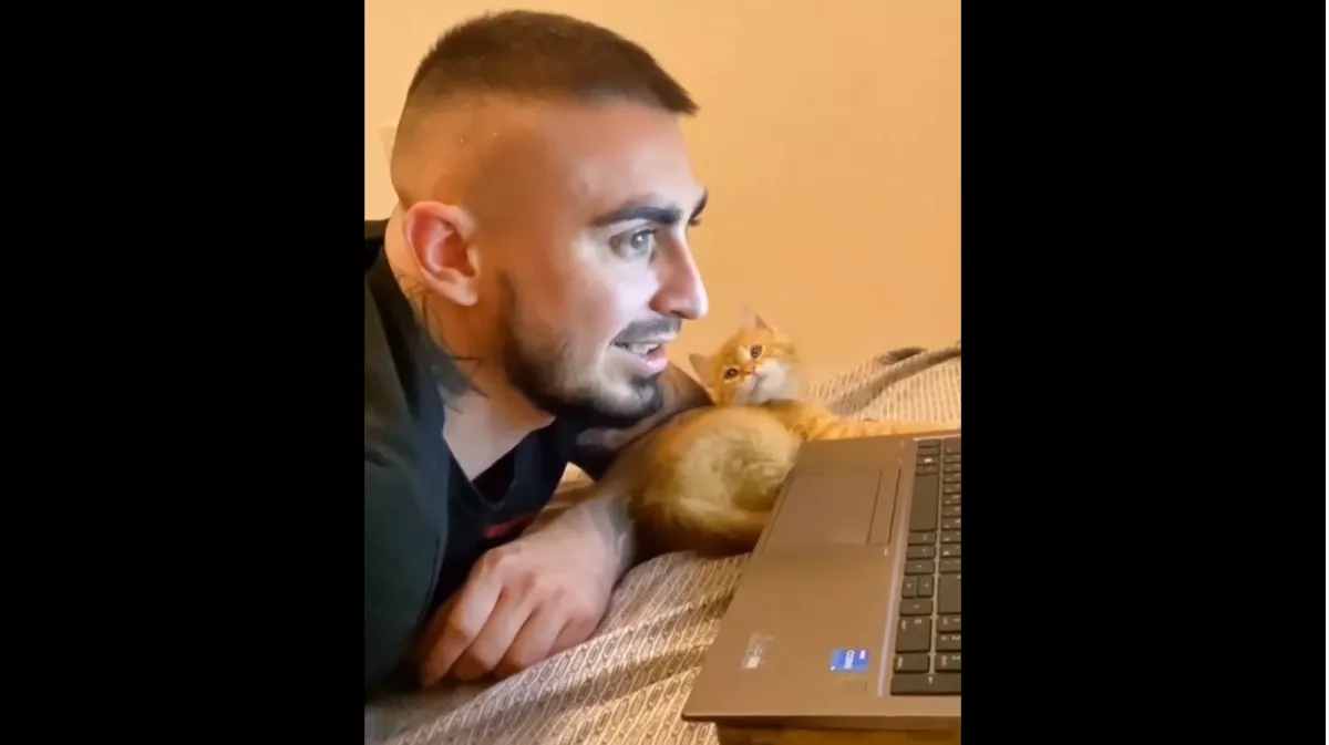 Сколько любви в этом взгляде...
