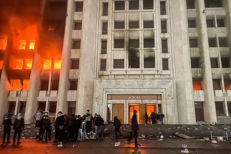 Казахстан сейчас, 8 января 2022, свежие новости. Ситуация на сегодня, 08.01.2022, обзор последних событий, где продолжаются протесты сейчас?