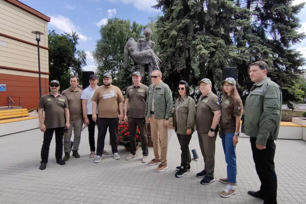Автопробег из Гатчины завершился в Енакиево открытием памятника &laquo;Детям-жертвам войны на Донбассе&raquo;