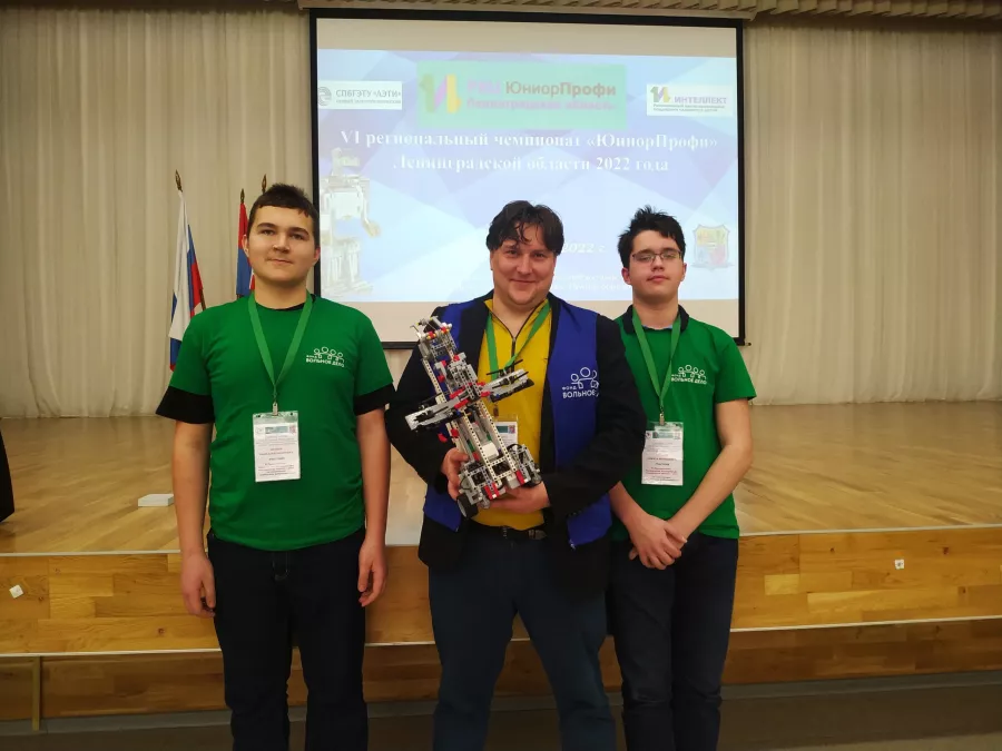 Волосовский район впервые выиграл в Региональном чемпионате &laquo;ЮниорПрофи&raquo; в компетенции &laquo;Мобильная робототехника&raquo;