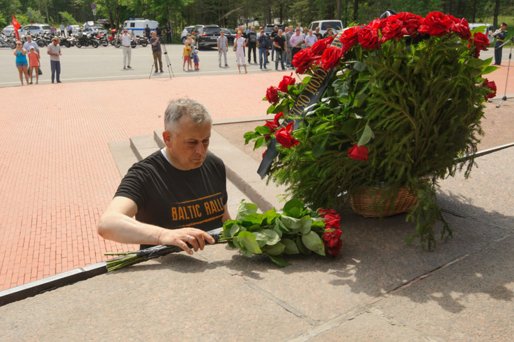 Область вспоминает павших героев