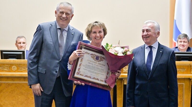 Выдающиеся ленинградцы получили награды из рук губернатора Александра Дрозденко