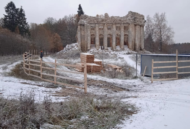 Стартовали работы по консервации храма в Пятой Горе в Волосовском районе