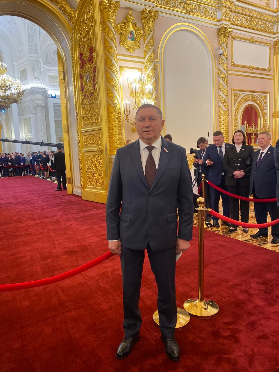 Владимир Путин официально вступил в должность Президента